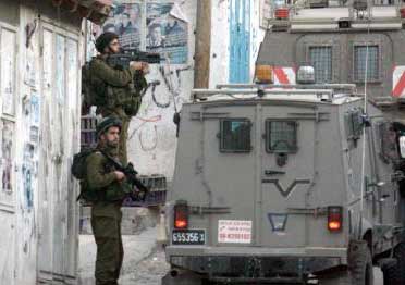 اصابة 4 فلسطينيين على طريق نابلس- رام الله