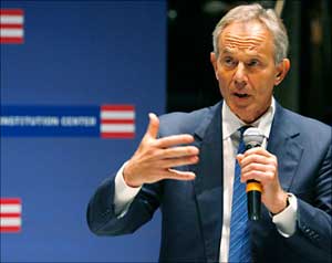 بلير: الإسلام المتطرف هزم الغرب    