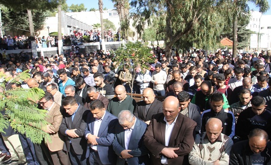 “البلقاء التطبيقية” ..وقفة حداد وصلاة الغائب على أرواح شهداء حادثة البحر الميت