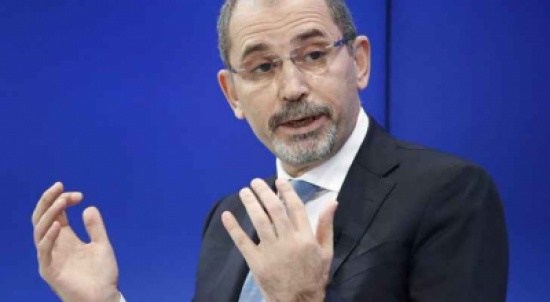 وزير الخارجية يلتقي نظيره العماني