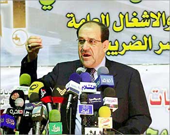 الصدريون يتظاهرون تأييدا للمالكي