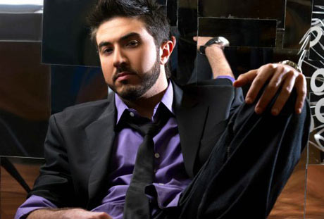 محمود شكري ينسى رامي الشمالي ويحضر حفلاً خاصاً لعمرو دياب 