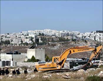 بدء توسيع مستوطنة مسكيوت في الأغوار الشمالية