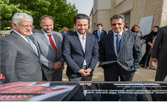 مندوبا عن الملك، ولي العهد يفتتح محطة "كينغز أكاديمي" للطاقة الشمسية مندوبا عن الملك، ولي العهد يفتتح محطة "كينغز أكاديمي" للطاقة الشمسية
