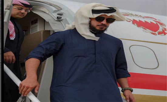 الشيخ آل خليفة يصل عمان لحضور بطولة القتال الشجاع الشيخ آل خليفة يصل عمان لحضور بطولة القتال الشجاع