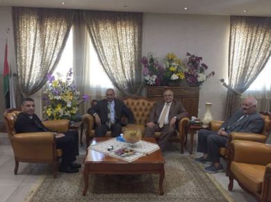 وفد جامعة الزرقاء يلتقي امين التعليم العالي