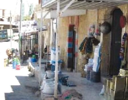 سوق الطفيلة القديم.. محلات متصدعة تحكي قصة الاجداد