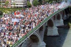 3.5 مليون مواطن يتظاهرون في فرنسا رفضاً لمشروع التقاعد