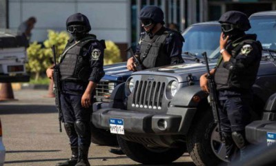 مصدر أمني مصري: مقتل ارهابيين اثنين وإصابة 3 من رجال الشرطة جنوب القاهرة مصدر أمني مصري: مقتل ارهابيين اثنين وإصابة 3 من رجال الشرطة جنوب القاهرة