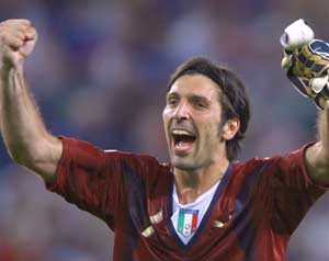 رسميا بوفون حارس اوروبا الاول اخر 10 سنوات  