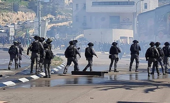 مجهولون يلقون قنبلة على منزل والد رئيس بلدية أم الفحم مجهولون يلقون قنبلة على منزل والد رئيس بلدية أم الفحم