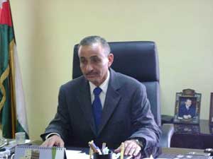المترشحون بالكرك يتسلمون أوراق اعتماد ترشحهم  