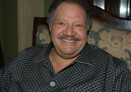 الفخراني يقتحم قصر الحريم 