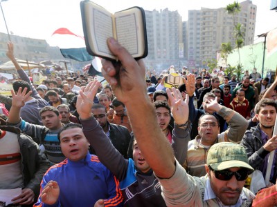 مصر: 6 قتلى بينهم عسكريان حصيلة أحداث الجمعة مصر: 6 قتلى بينهم عسكريان حصيلة أحداث الجمعة