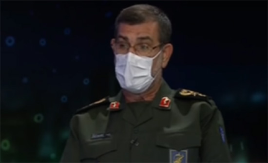 قائد القوات البحرية في الحرس الثوري الإيراني يزور جزيرتين متنازع عليهما قائد القوات البحرية في الحرس الثوري الإيراني يزور جزيرتين متنازع عليهما