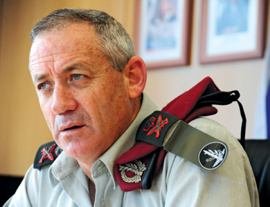 غانتس: إسرائيل تحت تهديد متزايد من الصواريخ والقذائف