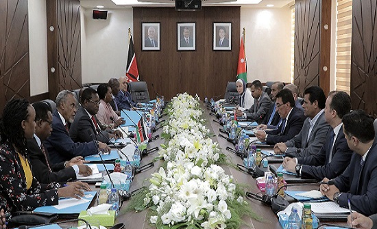 الطراونة : الأردن قويٌ وسينال جيشه وأجهزته من زمرة الضلال الطراونة : الأردن قويٌ وسينال جيشه وأجهزته من زمرة الضلال
