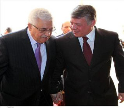 الملك يتلقى اتصالا هاتفيا من الرئيس الفلسطيني الملك يتلقى اتصالا هاتفيا من الرئيس الفلسطيني