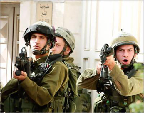 الاحتلال يطلق النار على فلسطينية عند حاجز قلنديا