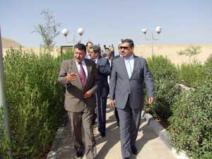 وزير الشؤون البلدية يزور بلدية الرصيفة 