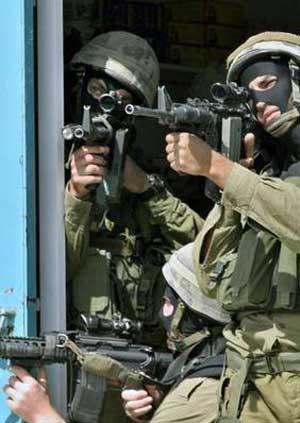 اصابة مزارع فلسطيني برصاص الاحتلال جنوبي غزة  