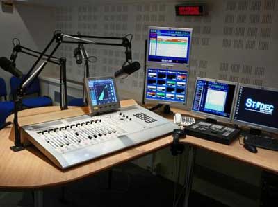 الاذاعة الاميركية تفصل أحد أقدم صحافييها لتعليقاته المسيئة للإسلام  