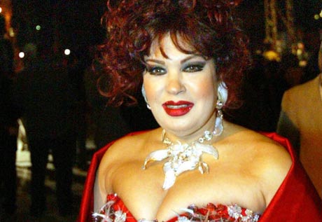 فيفي عبدة تعود للرقص والسبب دينا 