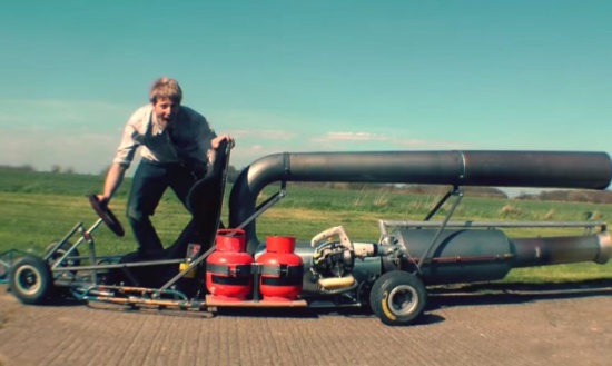 شاهد.. مخترع يصنع سيارة ماريو السريعة