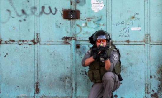 إستشهاد فلسطيني بعد أن طعن جنديا إسرائيليا في الخليل