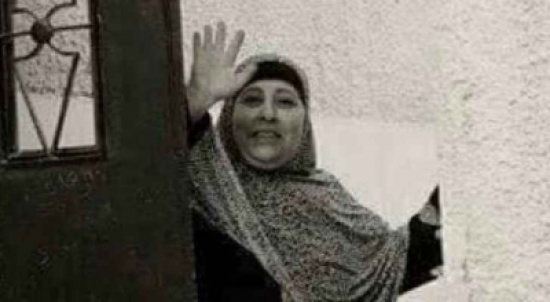 وفاة والدة أسير فلسطيني مضرب عن الطعام