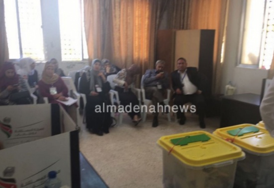 لواء بني عبيد يشهد إقبالا كبيرا على الاقتراع لواء بني عبيد يشهد إقبالا كبيرا على الاقتراع