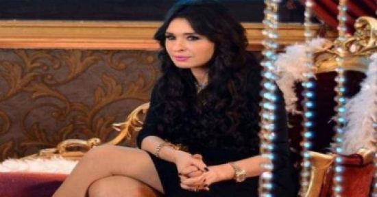 مشاهد جريئة لدينا بلا عِلمها! مشاهد جريئة لدينا بلا عِلمها!