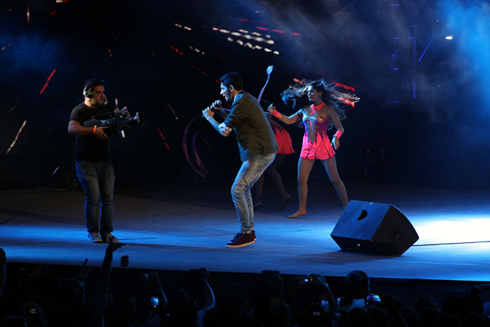 بالصور : النجم وسام هلال يحيي حفل NRJ Music Tour 2014 العالمي بالصور : النجم وسام هلال يحيي حفل NRJ Music Tour 2014 العالمي