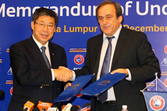 توقيع مذكرة التفاهم بين الاتحادين الآسيوي والأوروبي