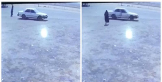 بالفيديو: لص يقتحم سيارة خرج صاحبها لقضاء حاجته وزوجته تهرول مسرعة في اللحظة الأخيرة! بالفيديو: لص يقتحم سيارة خرج صاحبها لقضاء حاجته وزوجته تهرول مسرعة في اللحظة الأخيرة!