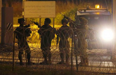 استشهاد فلسطيني برصاص جيش الاحتلال واصابة 15 جنديًّا وشرطيًّا إسرائيليًا أثناء مواجهات في مخيم قلنديا استشهاد فلسطيني برصاص جيش الاحتلال واصابة 15 جنديًّا وشرطيًّا إسرائيليًا أثناء مواجهات في مخيم قلنديا