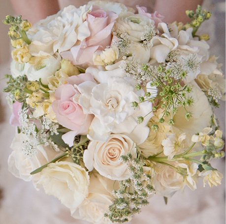 شاهدوا.. عريس وعروس يشعلان حفل خطوبتهما بما فعلاه!