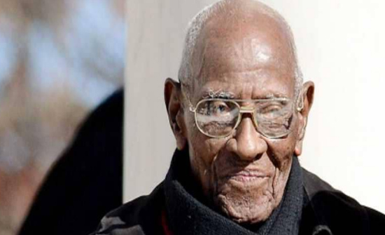 سرقة الحساب البنكي لأكبر معمّر أميركي