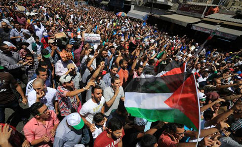 وقفة تضامنية بالمزار الجنوبي لنصرة الاهل في قطاع غزة وقفة تضامنية بالمزار الجنوبي لنصرة الاهل في قطاع غزة