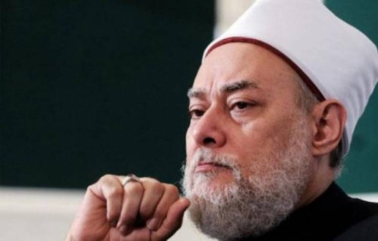 علي جمعة: الحجاب معمول للمرأة عشان محدش يشوف شعرها" علي جمعة: الحجاب معمول للمرأة عشان محدش يشوف شعرها"