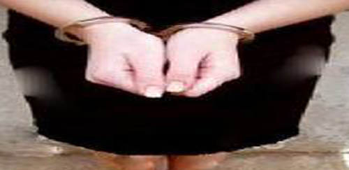 فتاة مصرية تستدرج الرجال ثم تصورهم عرايا للاستيلاء على أموالهم