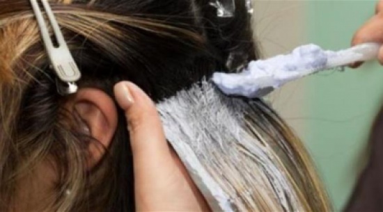 الكويت: لبنانية تقدم بلاغاً لأن شعرها أصبح "قبيحاً"