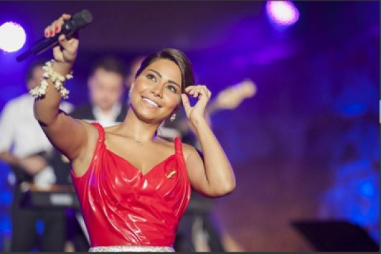 بالفيديو: شيرين ترتدي الأحمر على هيئة العلم التونسي لتطل به على الجمهور التونسي بالفيديو: شيرين ترتدي الأحمر على هيئة العلم التونسي لتطل به على الجمهور التونسي