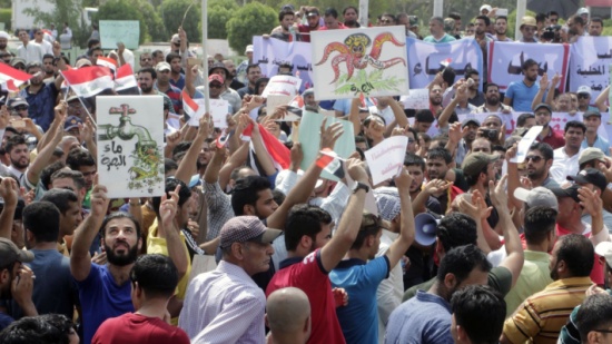 بالفيديو : مظاهرات بمدن عراقية احتجاجاً على تردي الخدمات بالفيديو : مظاهرات بمدن عراقية احتجاجاً على تردي الخدمات