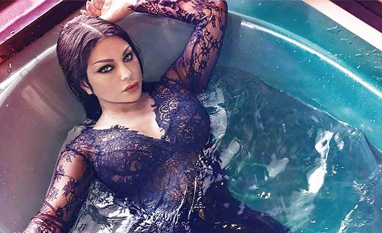 هيفاء وهبي تظهر في دور حوّاء داخل حوض استحمام هيفاء وهبي تظهر في دور حوّاء داخل حوض استحمام