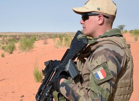 مالي: مقتل جنديين فرنسيين وإصابة ثالث بانفجار لغم بمركبتهم العسكرية