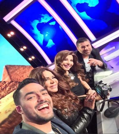 صورة سيلفي للجنة حكم اراب ايدول: احنا سمنة على عسل