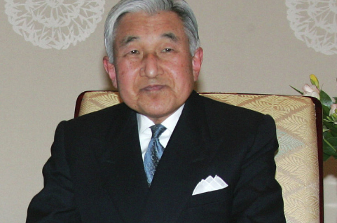 الإمبراطور يسلط الضوء على السلام باليابان بعيد ميلاده قبل التنازل عن العرش