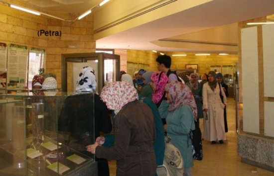 متحف بانوراما البحر الميت يقيم نشاطا تعليميا لطلبة النادي الاهلي