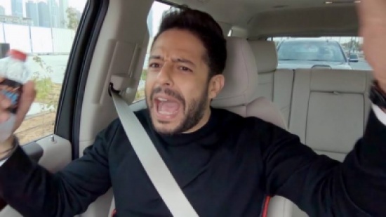 بالفيديو .. حماقي يرفض الحصول على “الملح” من أي شخص.. والسبب!.. تعرفوا عليه